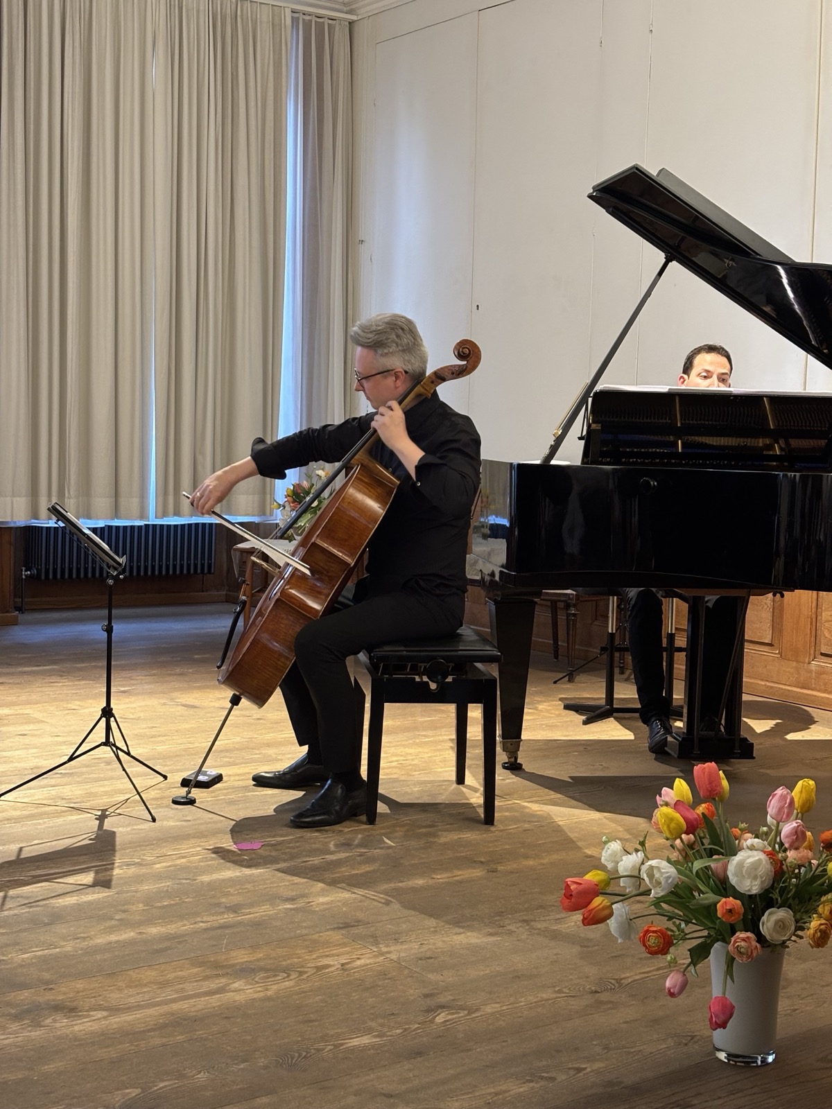 Cellist und Pianist im Konzert
